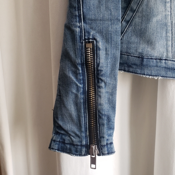 NWT R+A / RTA Distressed Jean Jacket - Picture 9 of 10